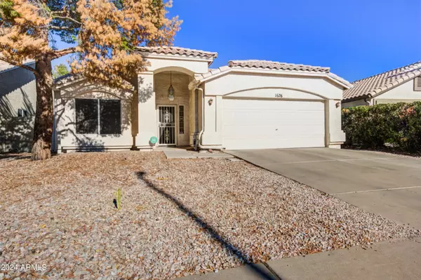 1676 W HARVARD Avenue, Gilbert, AZ 85233