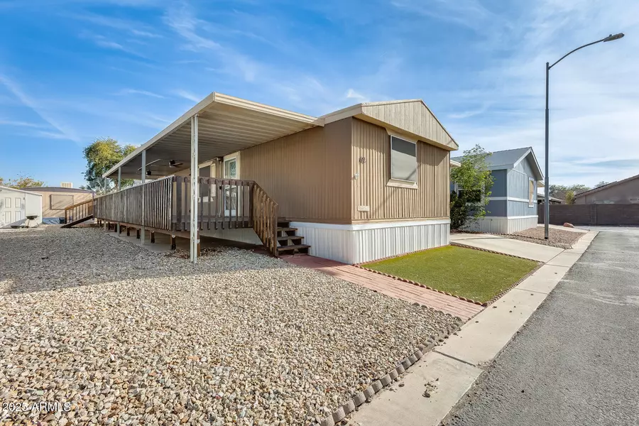 6227 N LITCHFIELD Road #42, Litchfield Park, AZ 85340