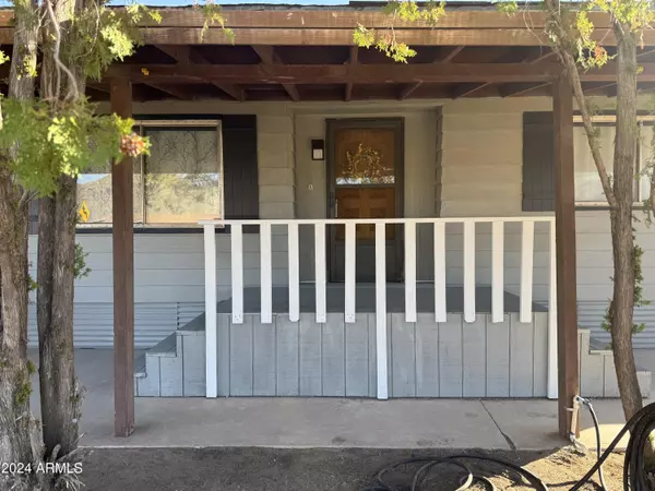 20775 E TARA SPRINGS Road, Black Canyon City, AZ 85324