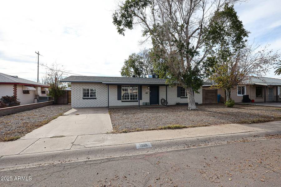 1919 W FAIRMOUNT Avenue, Phoenix, AZ 85015