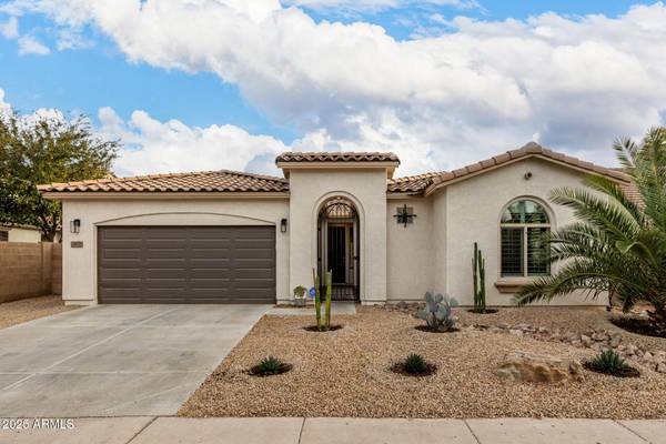 1673 E NIGHTINGALE Lane, Gilbert, AZ 85298