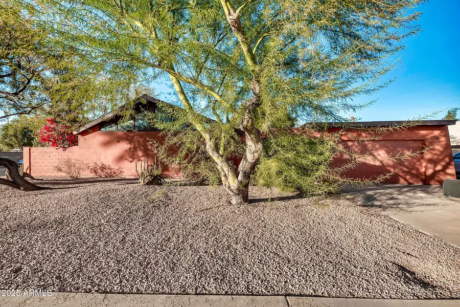 3044 W DESERT COVE Avenue, Phoenix, AZ 85029