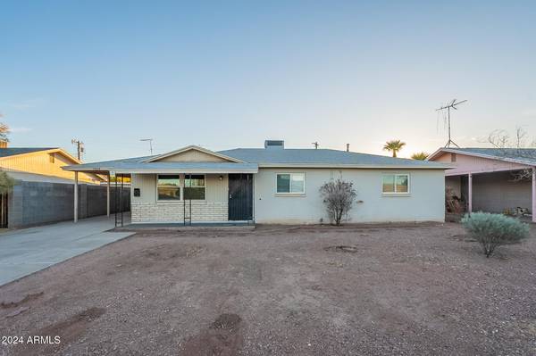 1025 S LOLA Lane, Tempe, AZ 85281