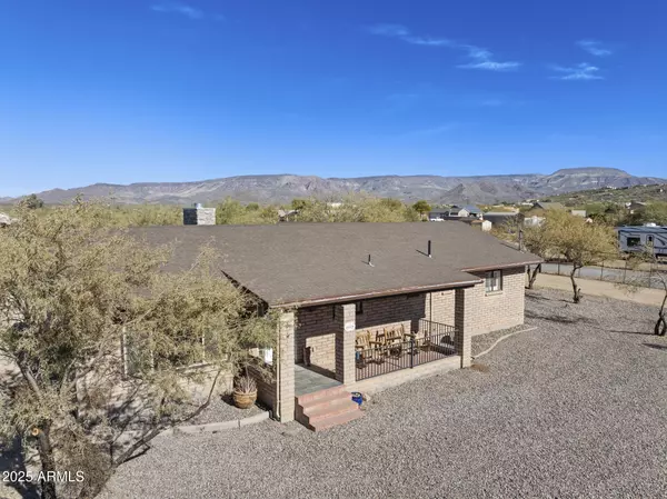 44824 N 10TH Street, New River, AZ 85087