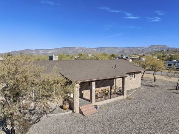 44824 N 10TH Street, New River, AZ 85087