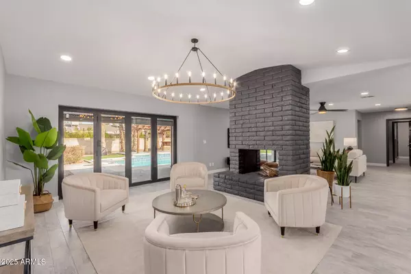 Scottsdale, AZ 85254,5074 E CHOLLA Street