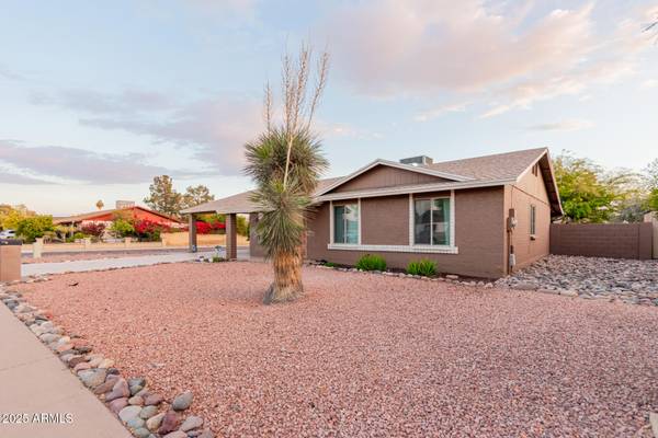 Phoenix, AZ 85029,4001 W LUPINE Avenue