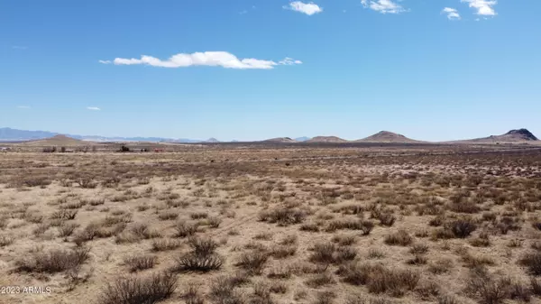 Pearce, AZ 85625,10 S Kansas Settlement U Road #-