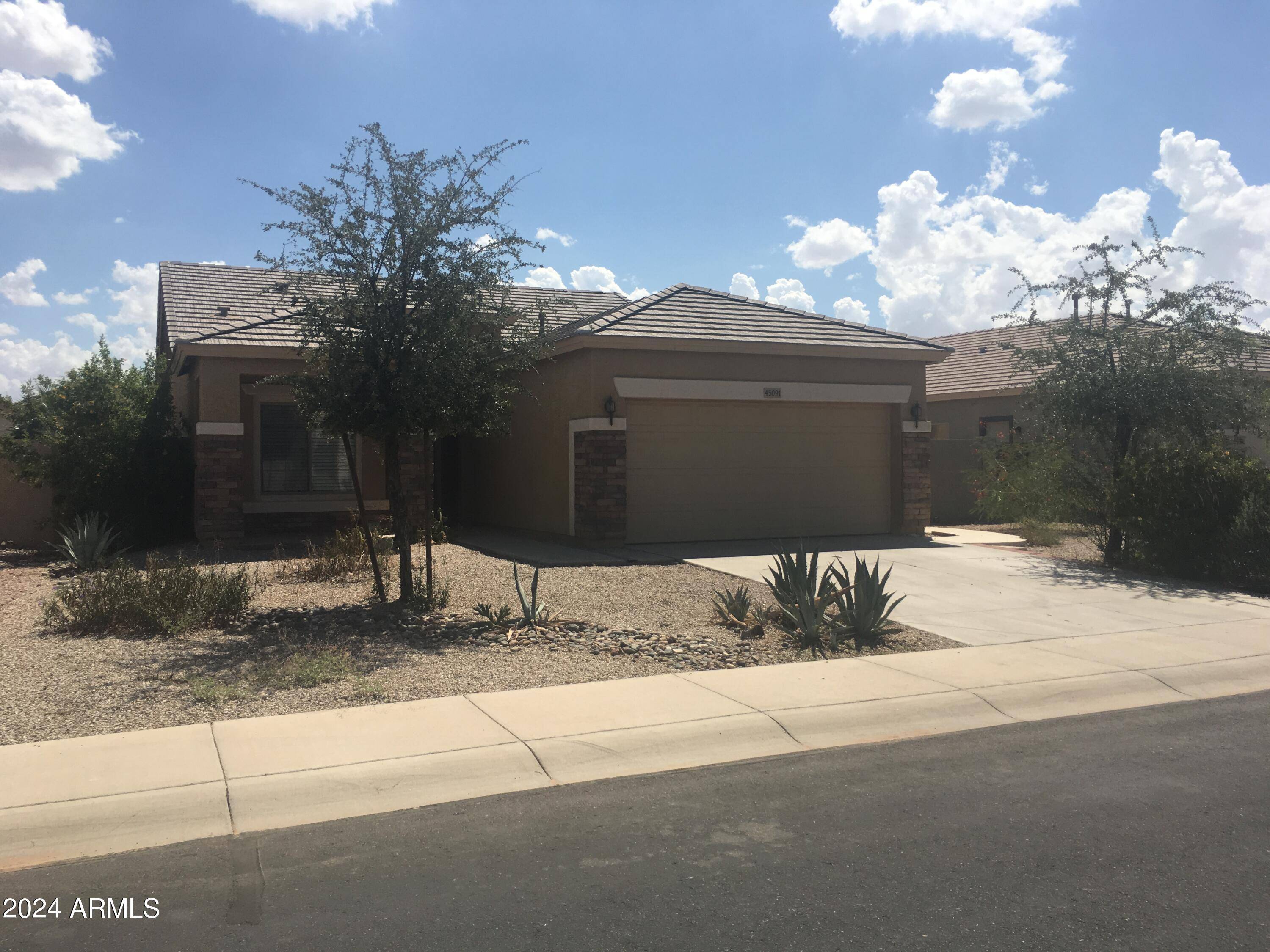 Maricopa, AZ 85139,45091 W GAVILAN Drive