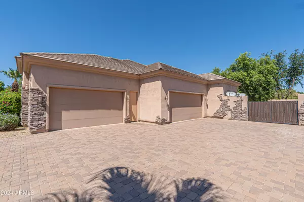 Chandler, AZ 85286,2816 E CAROB Drive