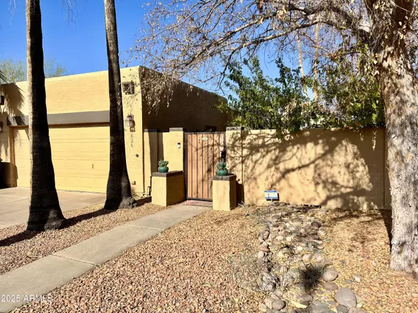 1424 E KERRY Lane, Phoenix, AZ 85024