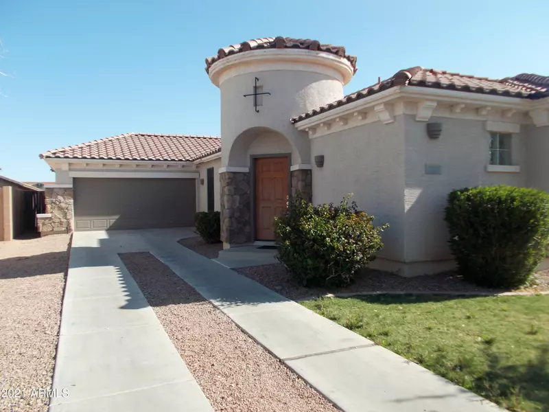 980 E BELLERIVE Place, Chandler, AZ 85249