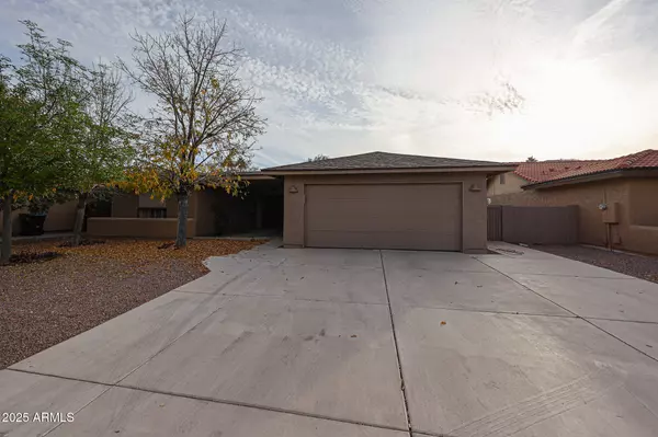 26033 S HOLLYGREEN Drive, Sun Lakes, AZ 85248