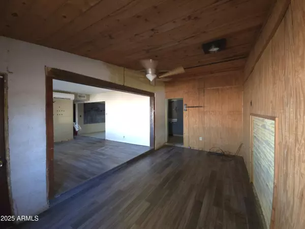 Eloy, AZ 85131,303 W 13TH Street