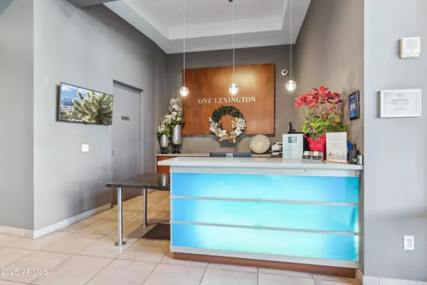 Phoenix, AZ 85012,1 E Lexington Avenue #701