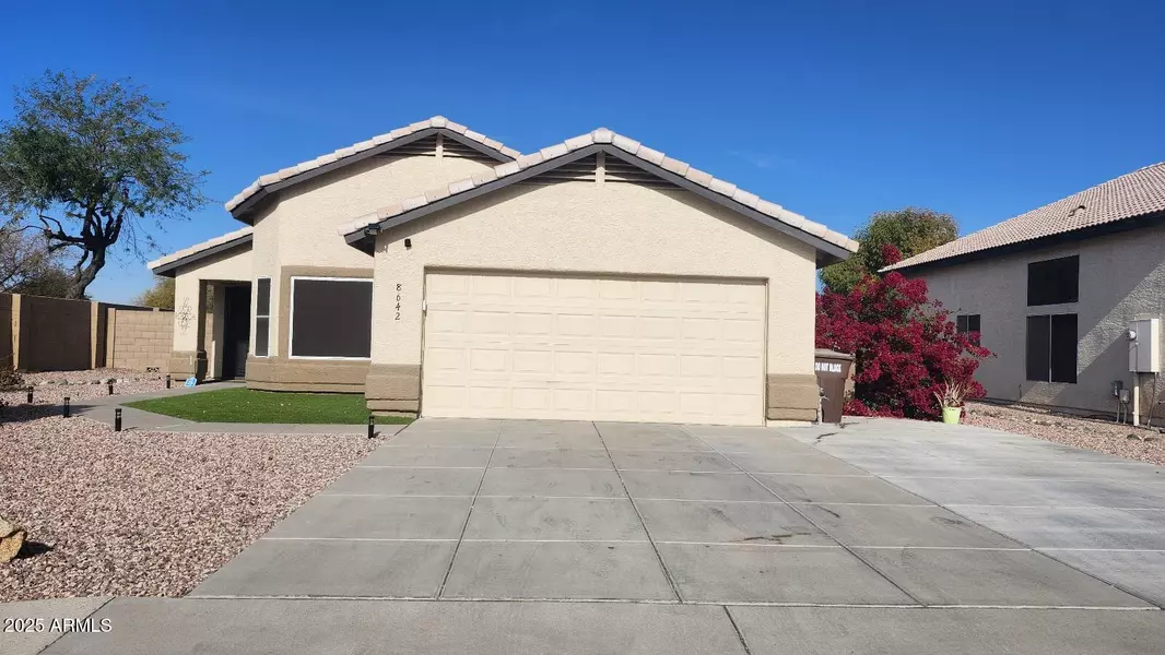 8642 W ECHO Lane, Peoria, AZ 85345