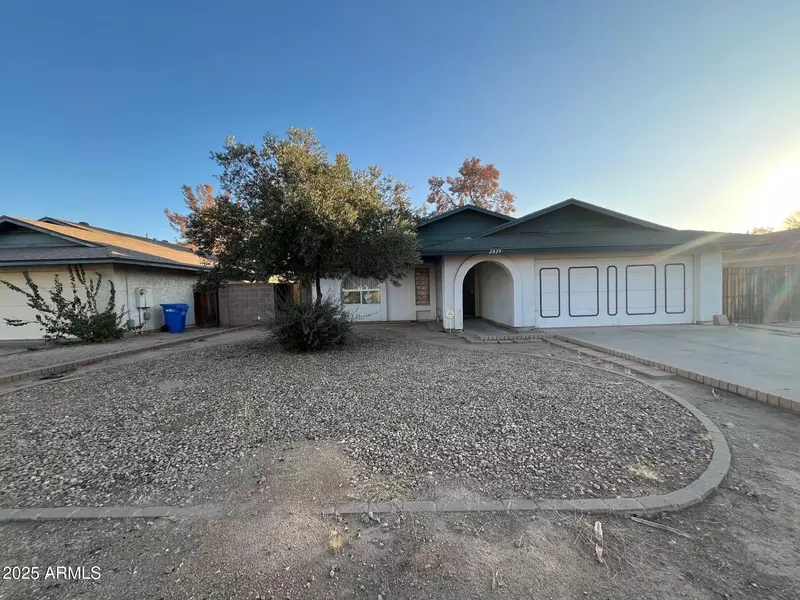 2829 W MORTEN Avenue, Phoenix, AZ 85051