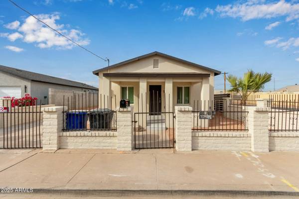 562 N LEWIS --, Mesa, AZ 85201