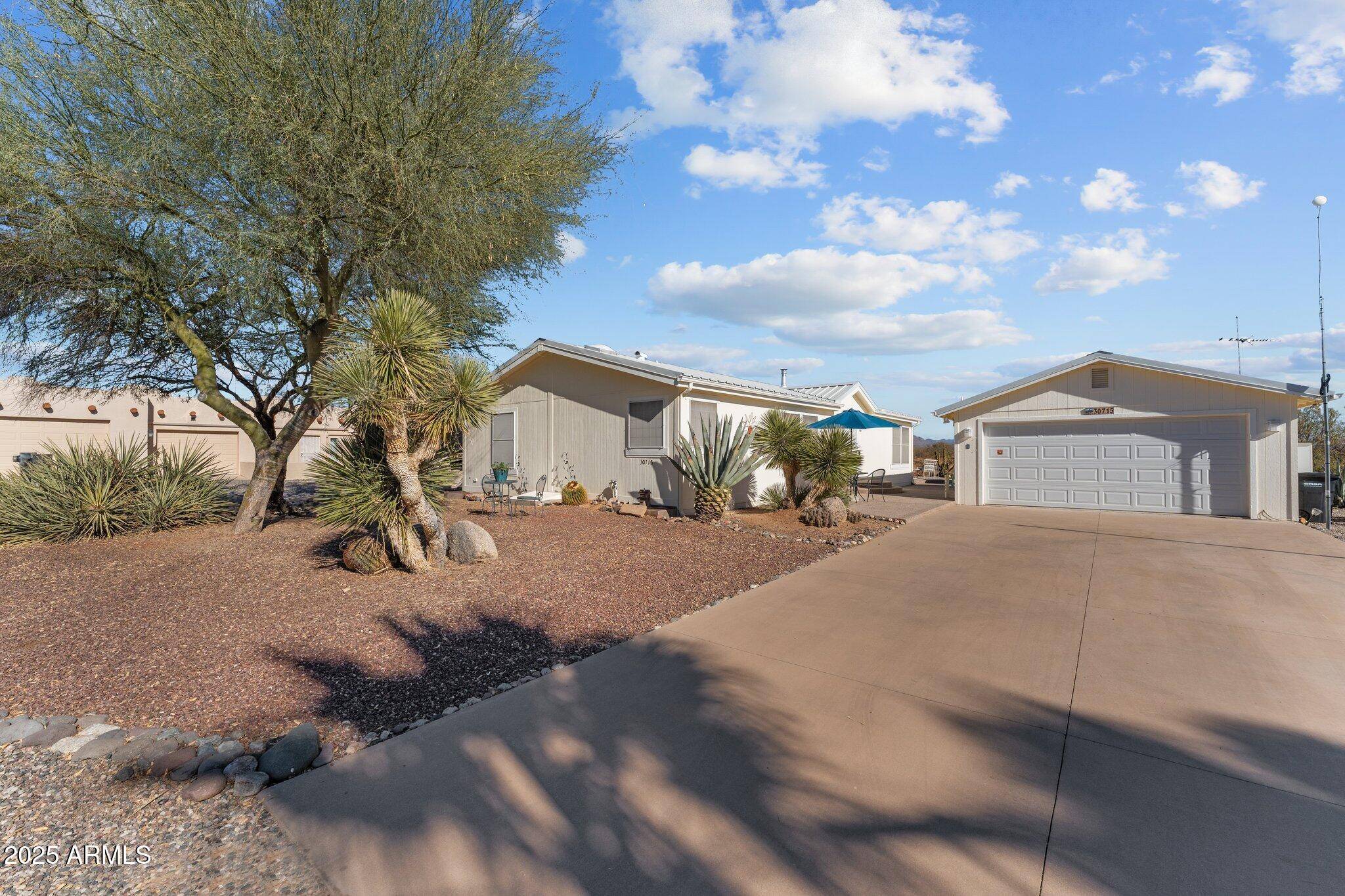 30715 S VAGABOND Trail, Congress, AZ 85332