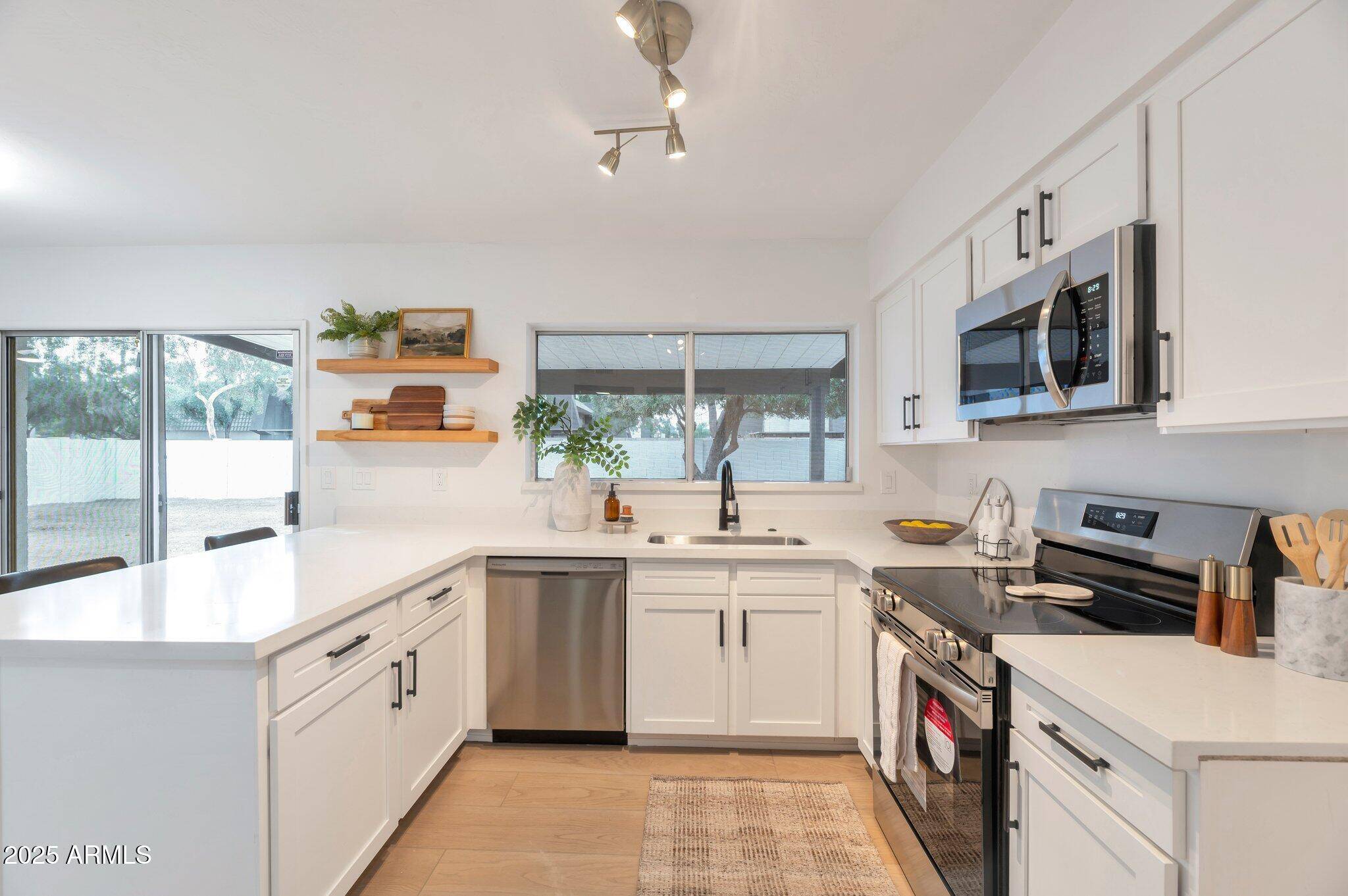 Tempe, AZ 85282,1015 W MINTON Drive
