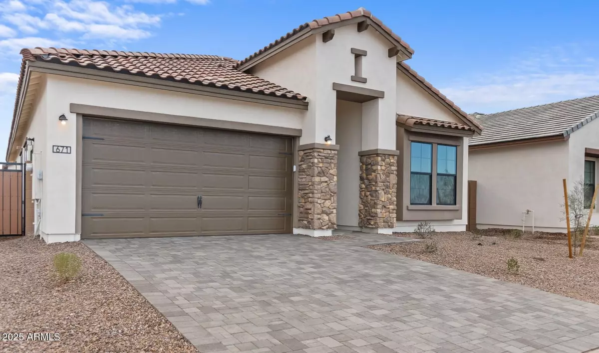 San Tan Valley, AZ 85140,671 E Greenback Drive