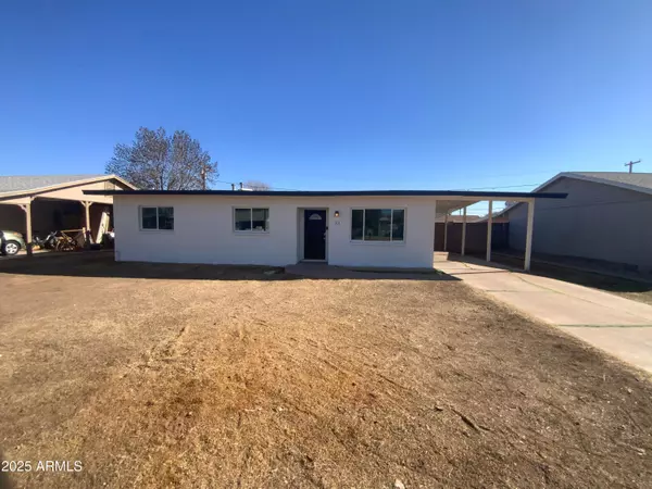 25 S SAHUARO Drive, Gilbert, AZ 85233