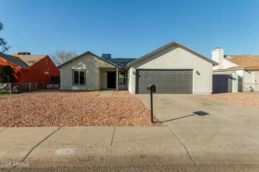 7602 W MINNEZONA Avenue, Phoenix, AZ 85033