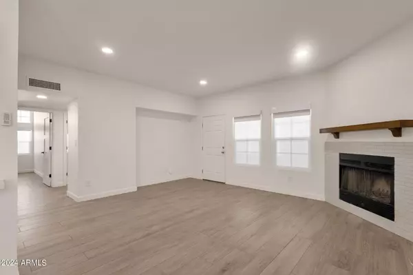 1245 W 1ST Street #103,  Tempe,  AZ 85281