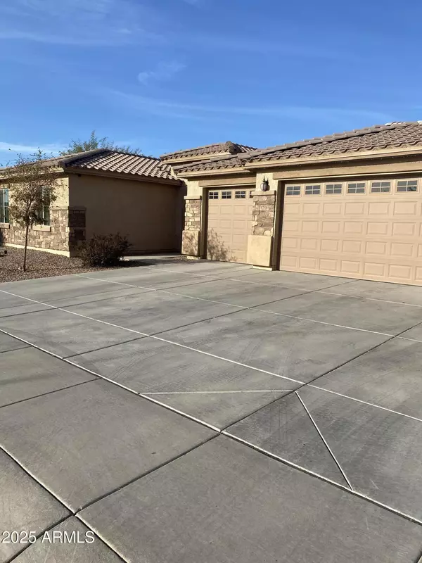 5758 W KOWALSKY Lane, Laveen, AZ 85339