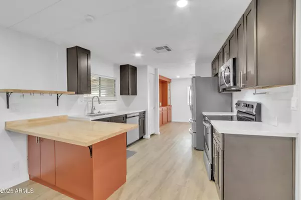 Mesa, AZ 85209,7648 E HOLMES Avenue