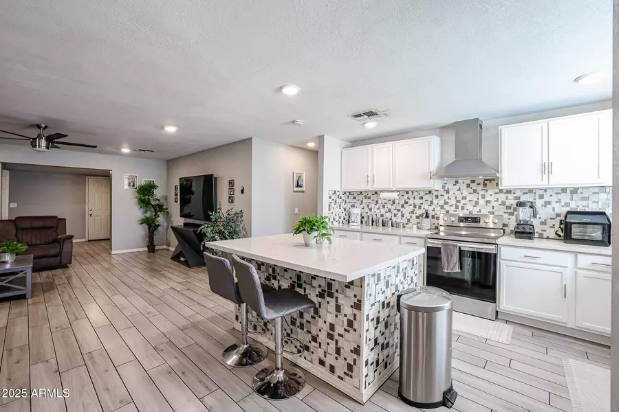 3440 W KRALL Street, Phoenix, AZ 85017