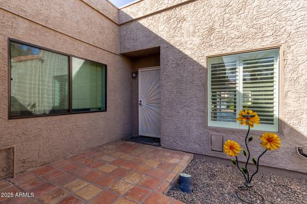 Tempe, AZ 85283,5440 S CLAMBAKE BAY Court