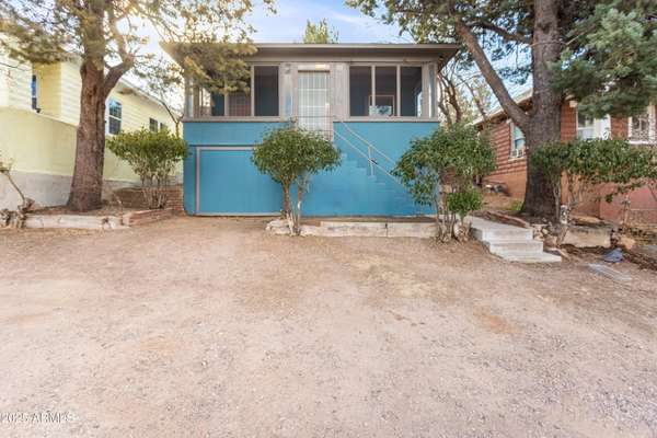 208 HAZZARD Street, Bisbee, AZ 85603