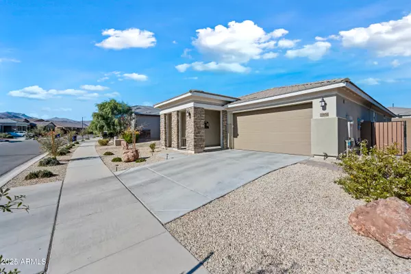 18956 W LAUREL Lane, Surprise, AZ 85388