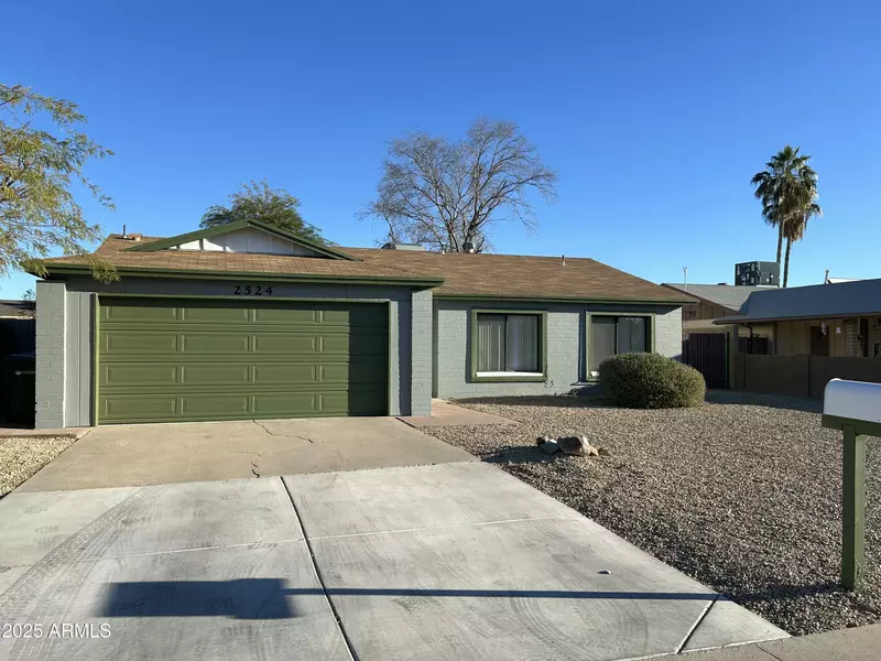 2524 E LOUISE Drive, Phoenix, AZ 85032