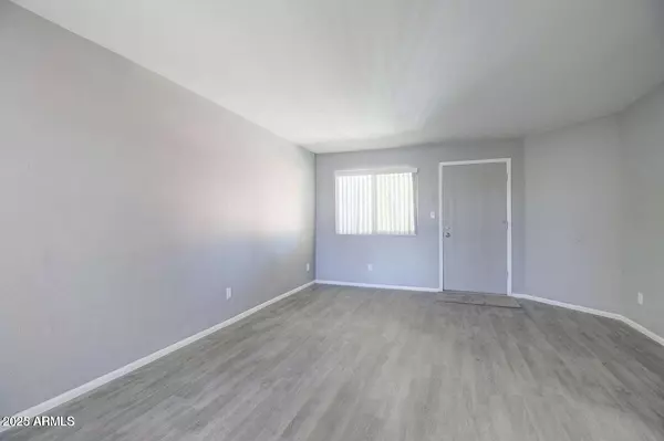 Mesa, AZ 85201,2220 W DORA Street #214