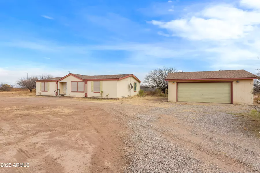 9247 S EL THUMA REAL --, Hereford, AZ 85615