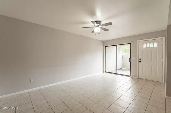 Tempe, AZ 85281,850 S RIVER Drive #1092