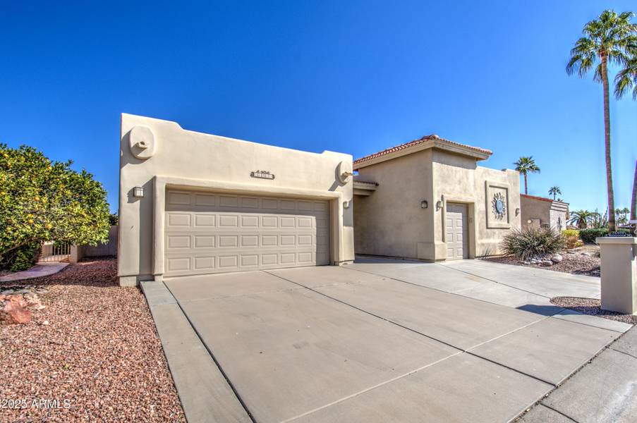 26409 S MOONSHADOW Drive, Sun Lakes, AZ 85248