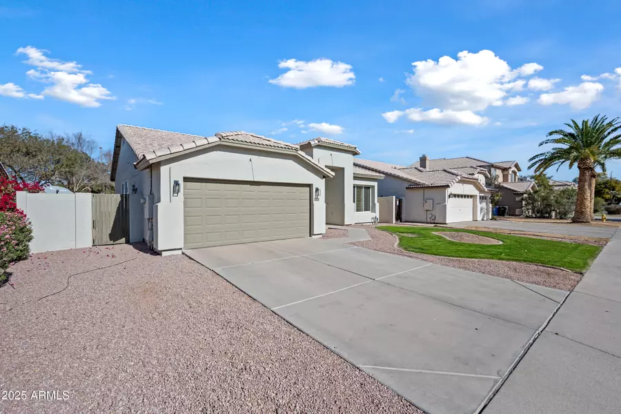 1082 W ASPEN Avenue, Gilbert, AZ 85233