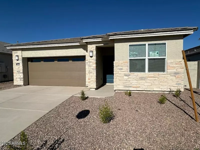 18366 W DESERT HOLLOW Drive, Wittmann, AZ 85361