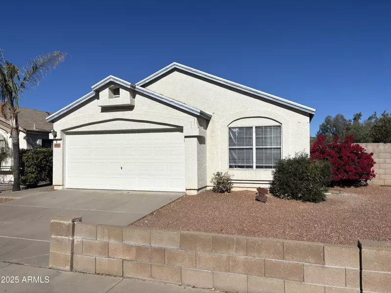 4002 W FALLEN LEAF Lane, Glendale, AZ 85310