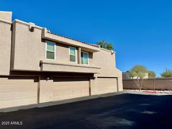 Mesa, AZ 85210,2834 S Extension Road #1009