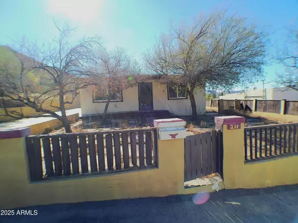 211 W Kiser Street, Superior, AZ 85173