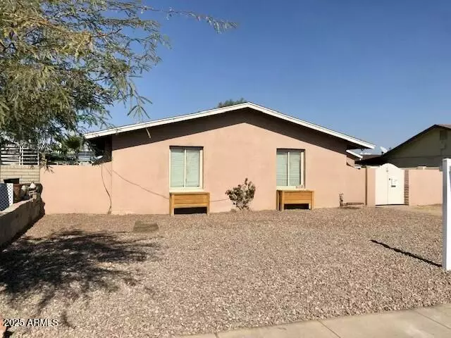 2348 W LAUREL Lane, Phoenix, AZ 85029