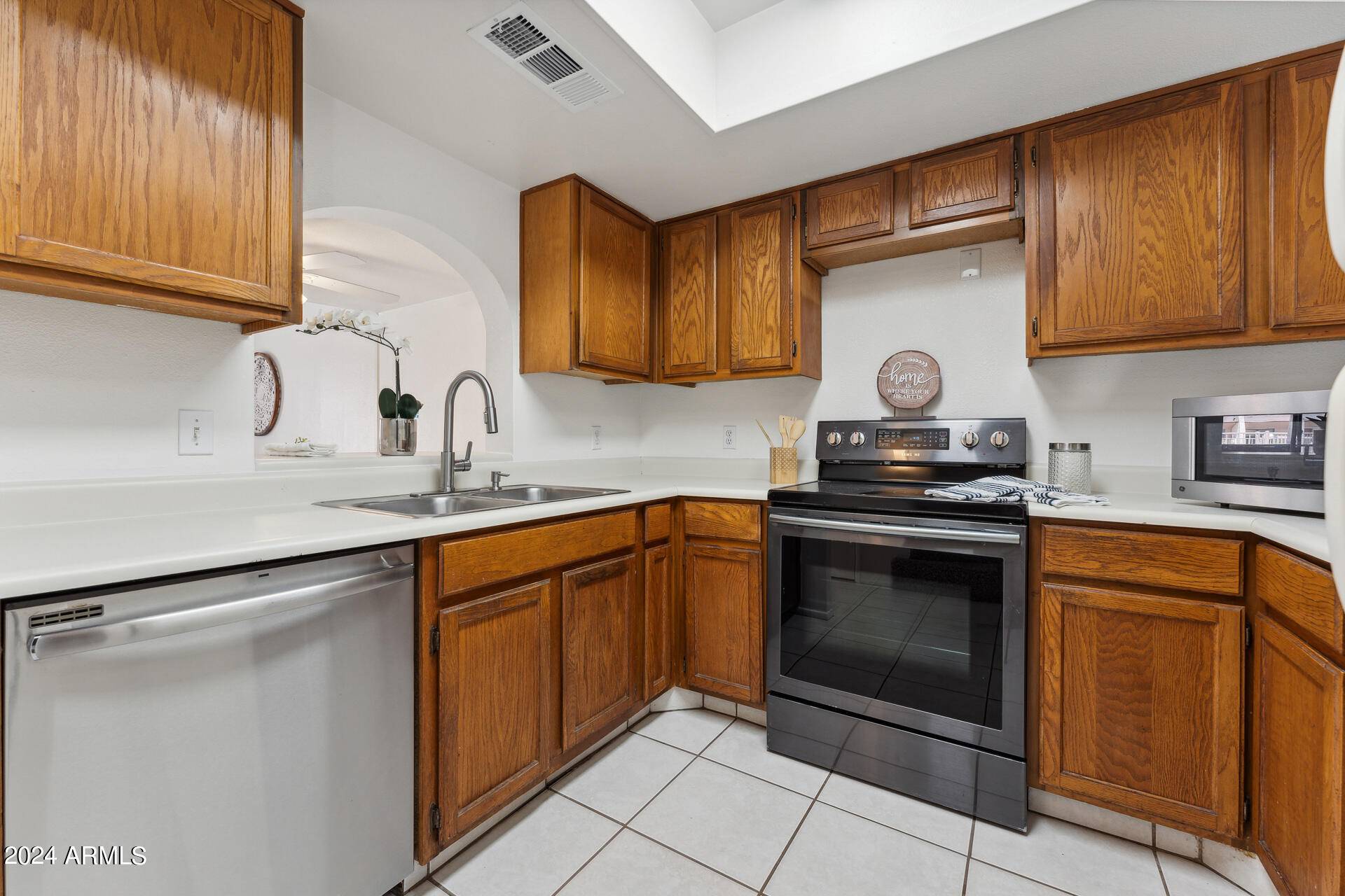 Tempe, AZ 85281,832 W 14TH Street