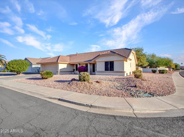 21603 N YELLOWSTONE Court, Sun City West, AZ 85375