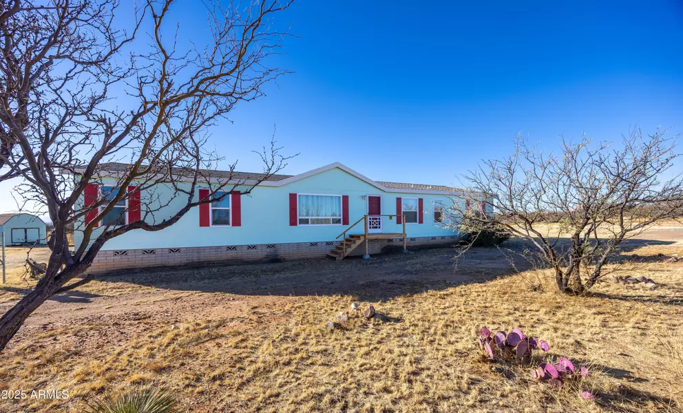 8654 E Brianna Lane, Hereford, AZ 85615