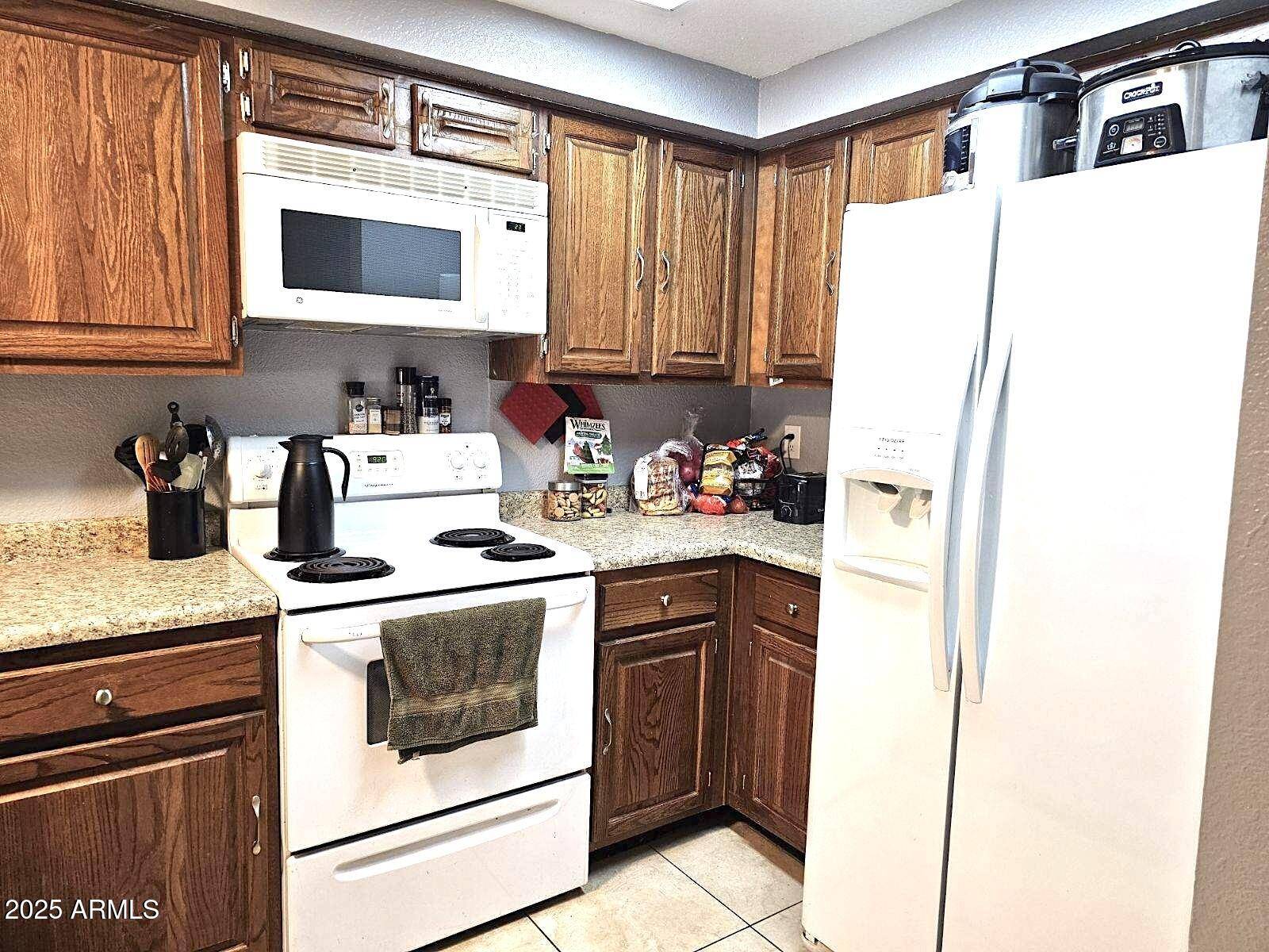 Phoenix, AZ 85027,2121 W UNION HILLS Drive #115