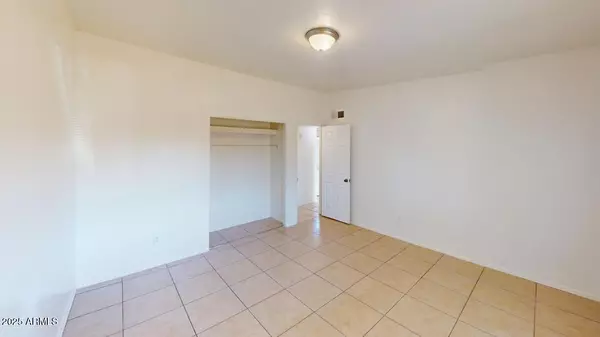 Glendale, AZ 85303,6742 W PALMAIRE Avenue #2